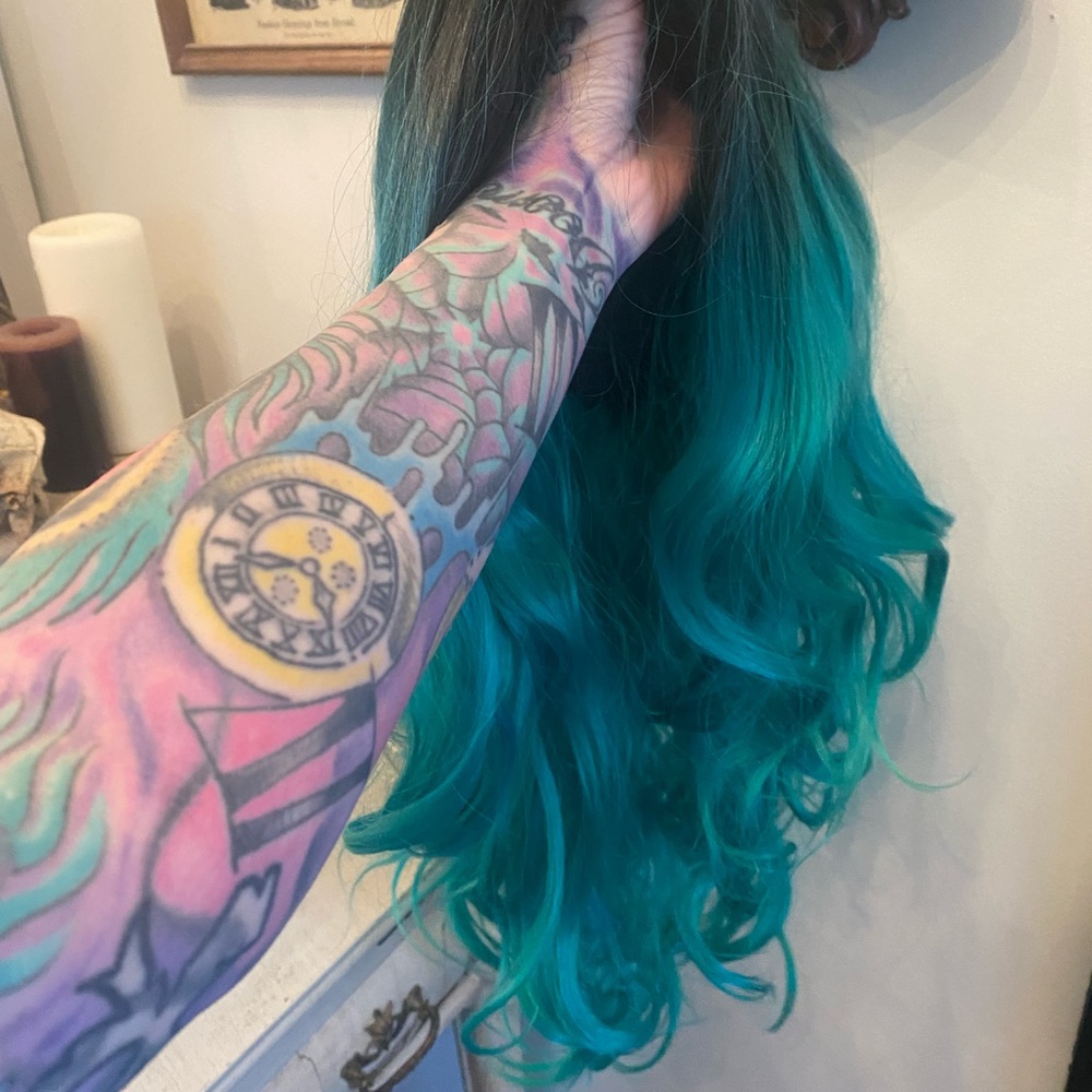 Lace Front Wig - Picture 3 of 3